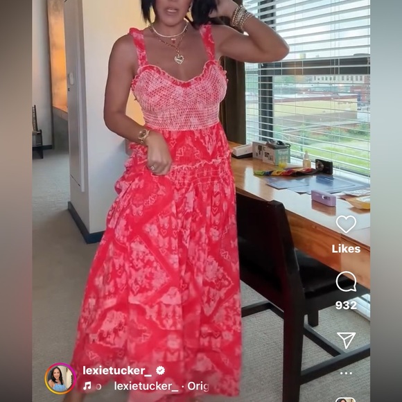 Chic Red Floral Maxi Dress - Picture 1 of 4